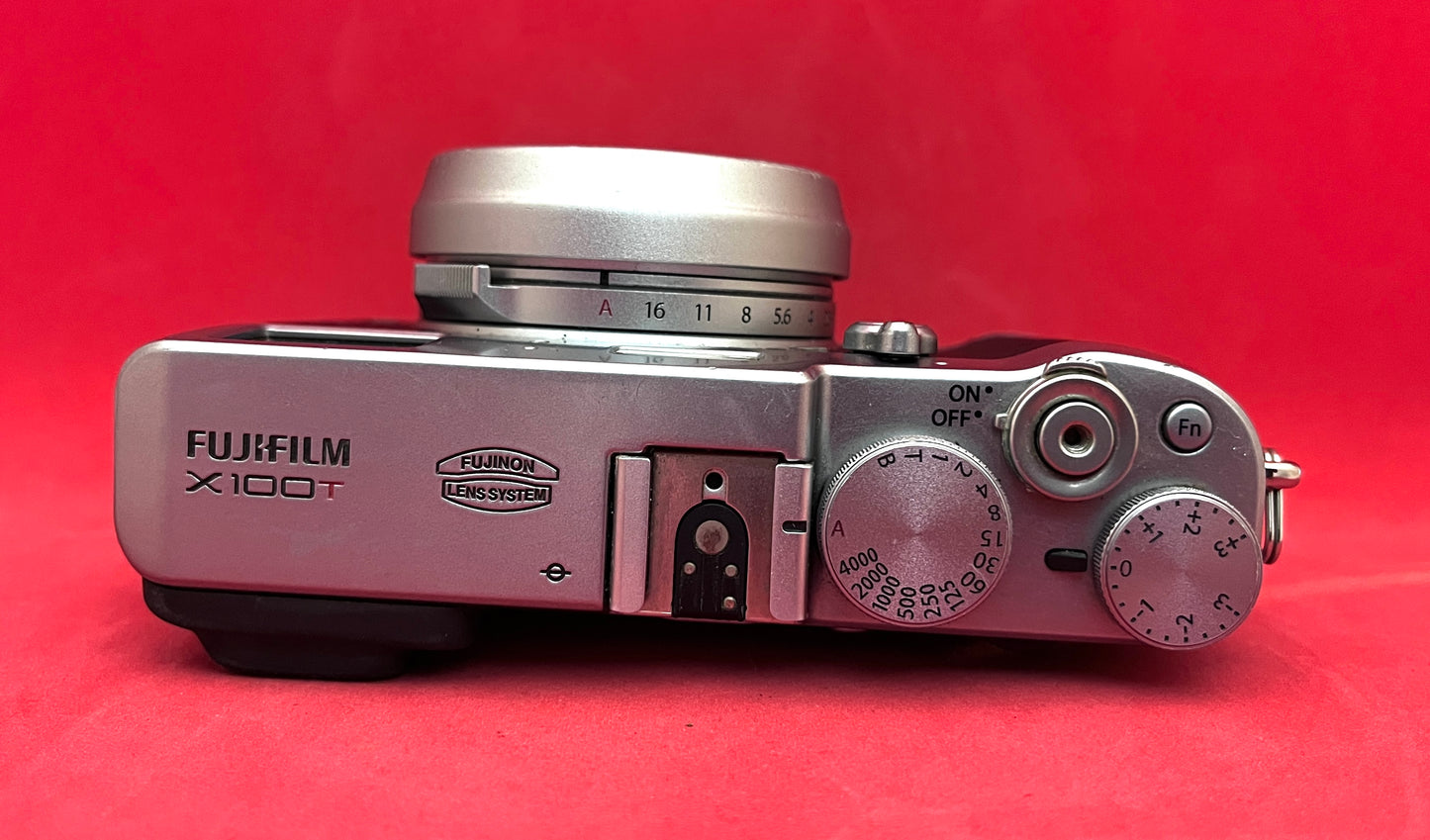 Fujifilm X100T Digital Camera Silver (used)