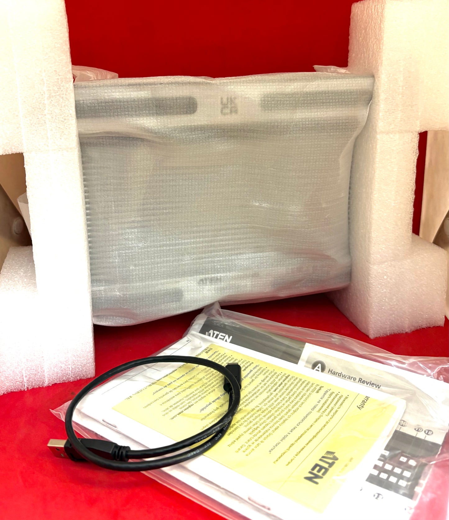 Aten UC9040 StreamLive Pro All-in-one Multi-channel AV Mixer (used)