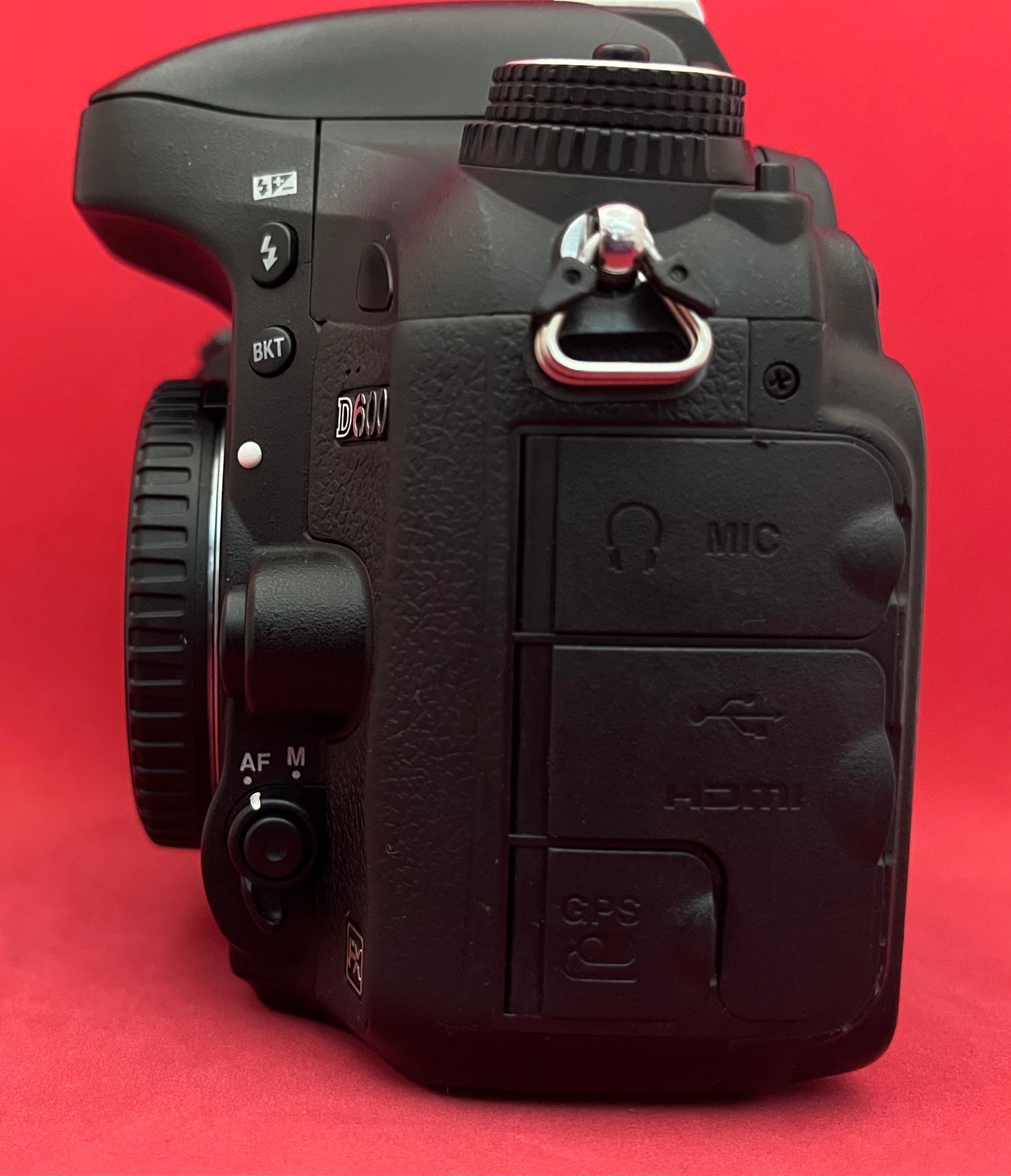 Nikon D600 24.3 MP CMOS Digital SLR Camera body (used)