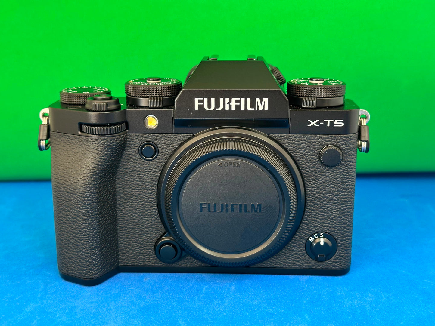 FUJIFILM X-T5 Mirrorless Camera body only Black (used)