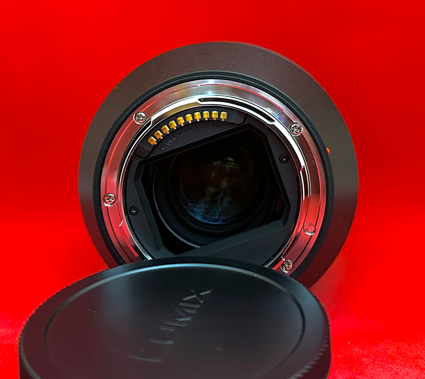 Panasonic Lumix S PRO f/2.8 lens 24-70 mm