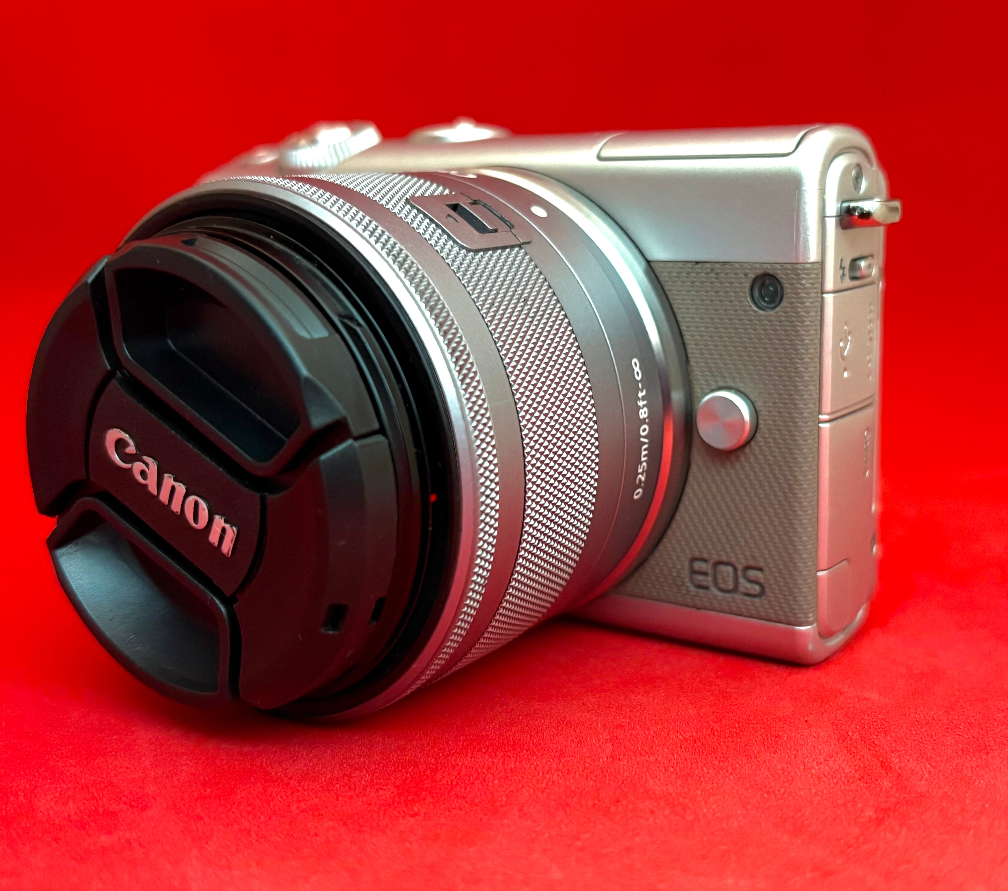 Canon EOS M100+ 15-45mm silver (used) – Luck Tech Cameras