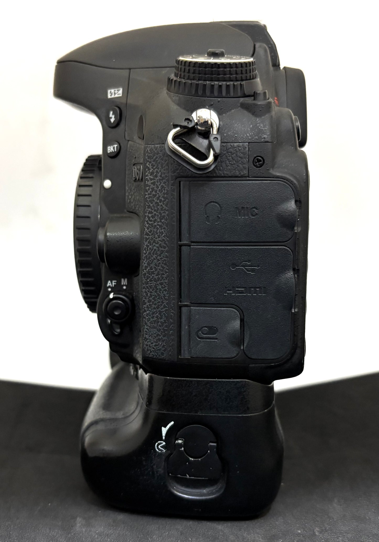 Nikon D610 24.3 MP Digital SLR Camera (Body Only) used