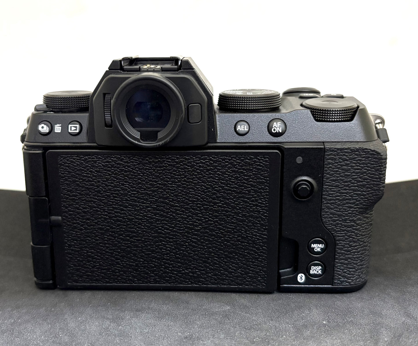 Fujifilm X-S20 + 15-45mm (used)