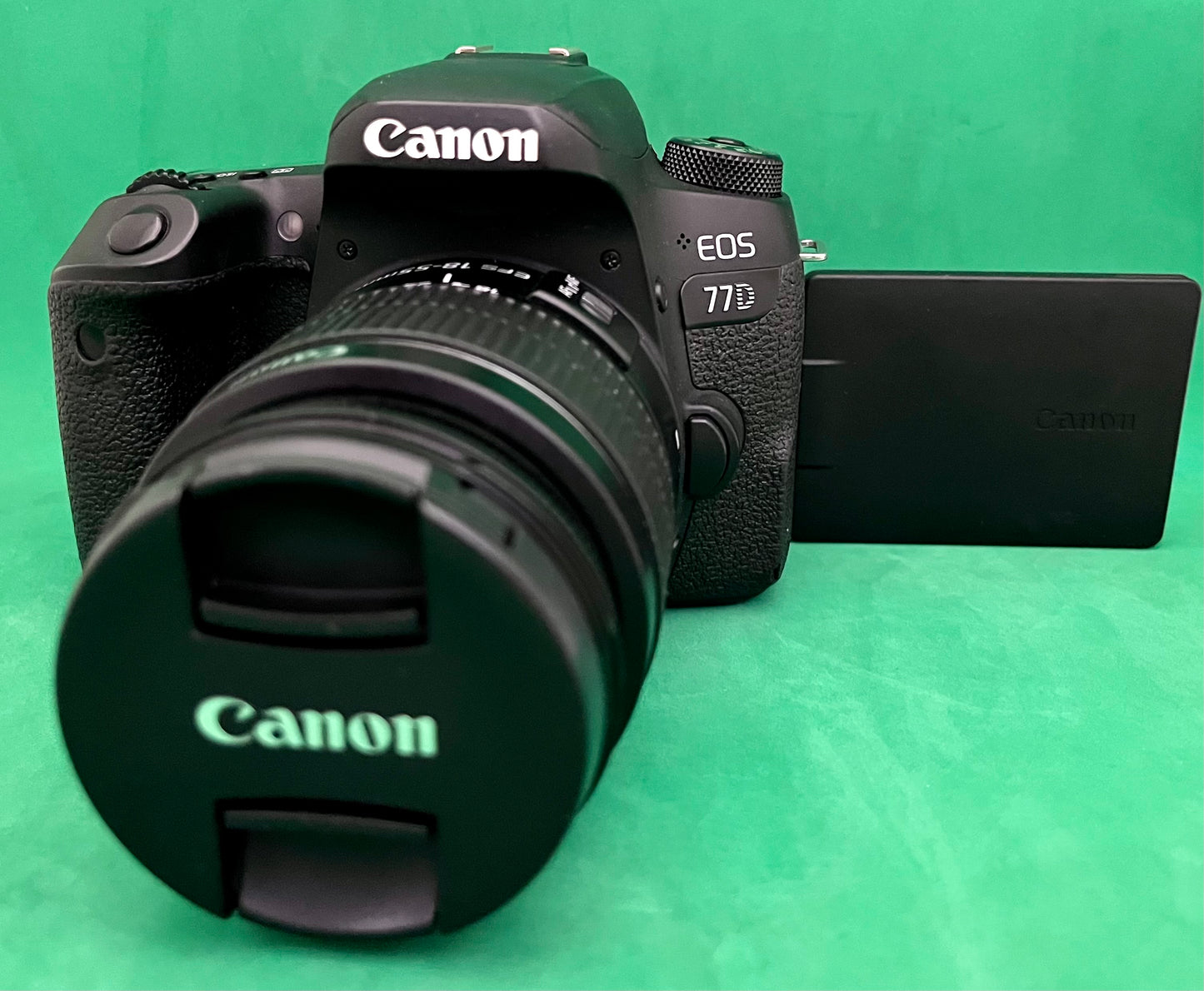 Canon Eos 77D with 18-55mm STM Lens (used)