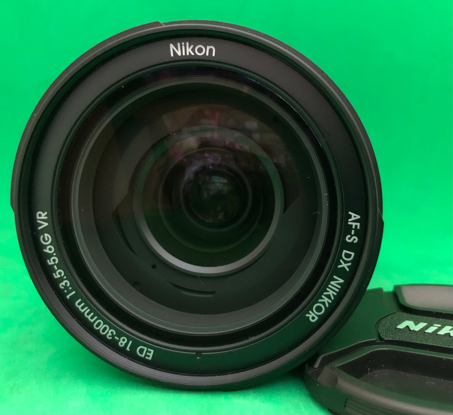 Nikon AF-S 18-300mm f/3.5-5.6 G ED DX VR  (used)