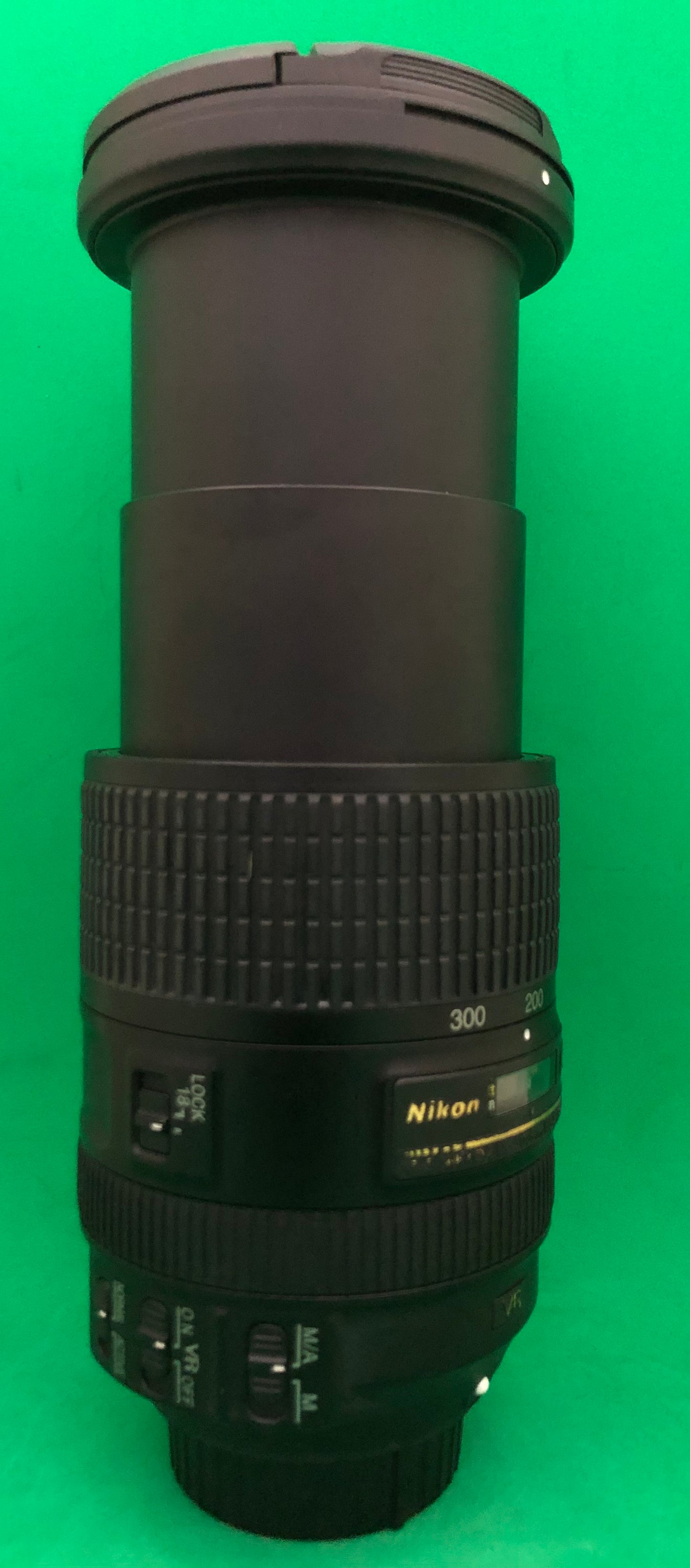 Nikon AF-S 18-300mm f/3.5-5.6 G ED DX VR  (used)