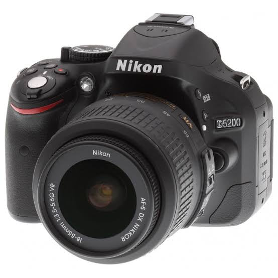 NIKON D5200 CAMERA (used)